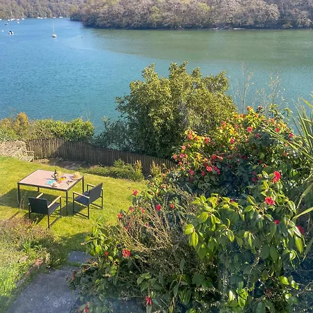 Riverside * Truro